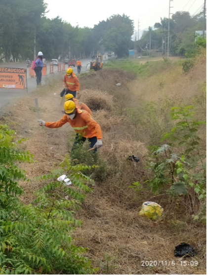 LIMPIEZA DE CANALES EN SISTEMA 7, 9, 10 Y 11 DE LA CIUDAD DE GUAYAQUIL LIMPIEZA DE CANALES EN SISTEMA 7, 9, 10 Y 11 DE LA CIUDAD DE GUAYAQUIL